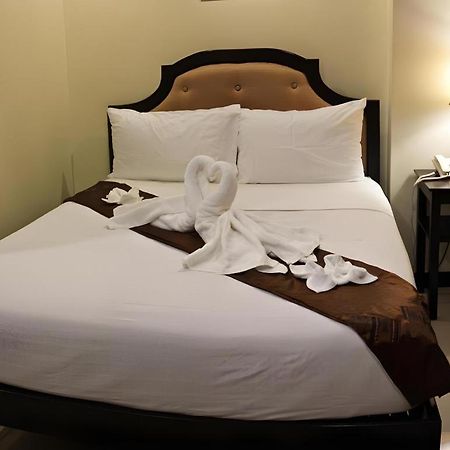 Peridot Suites Davao Exterior photo